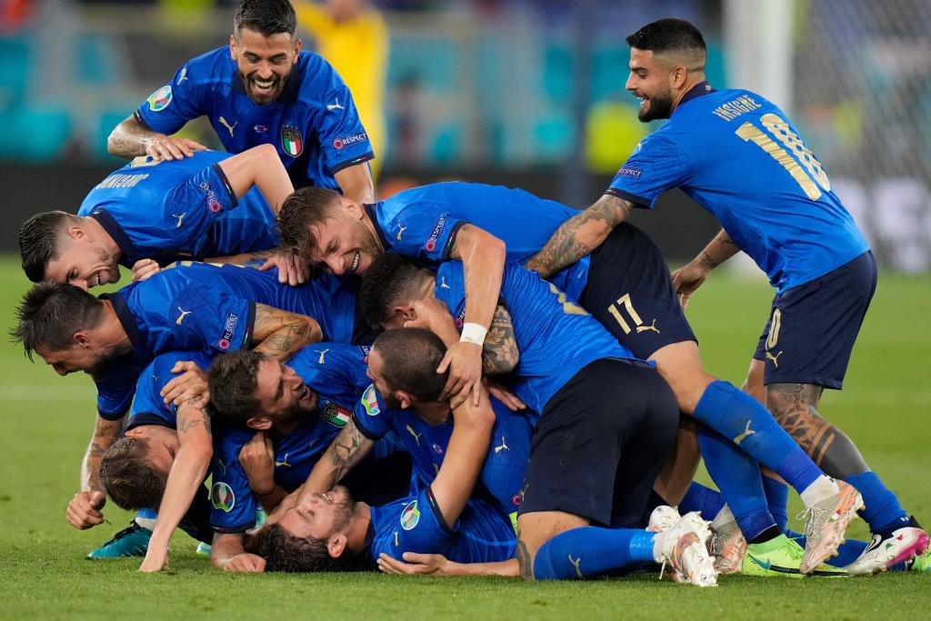 อิตาลี เชือดนิ่ม สวิตเซอร์แลนด์ 3-0 การันตีตั๋วรอบน็อคเอาต์ทีมแรก